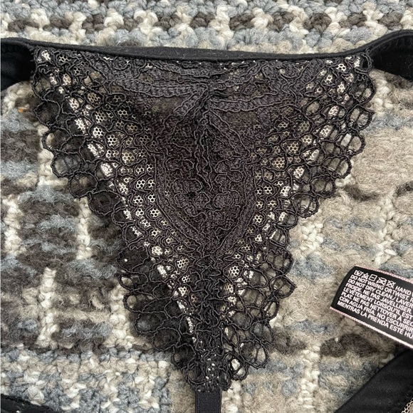 NWT Victoria’s Secret Black Lace Bralette with Removable Pads, Size Medium - Picture 4 of 7